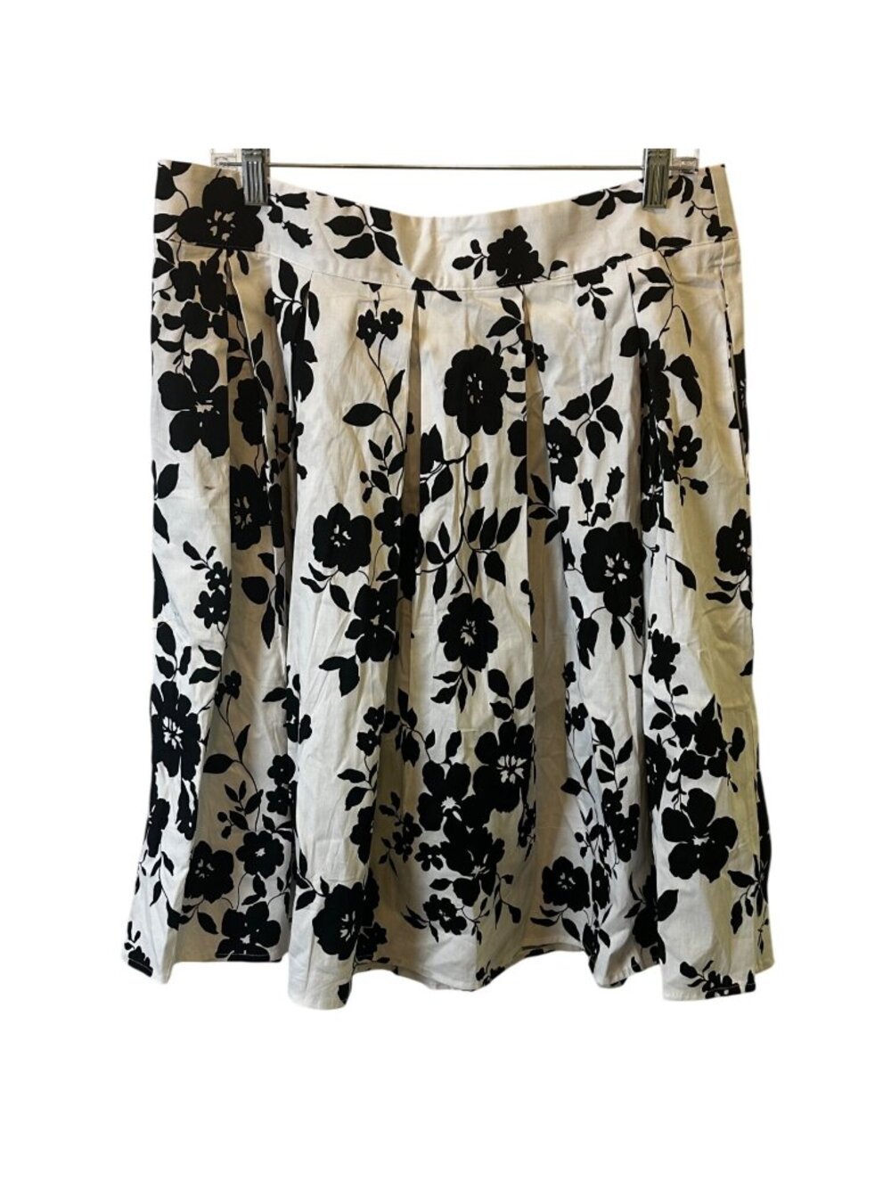 Girstumn XL Black & White Floral Print Pleated Skirt With Side Zipper Closure